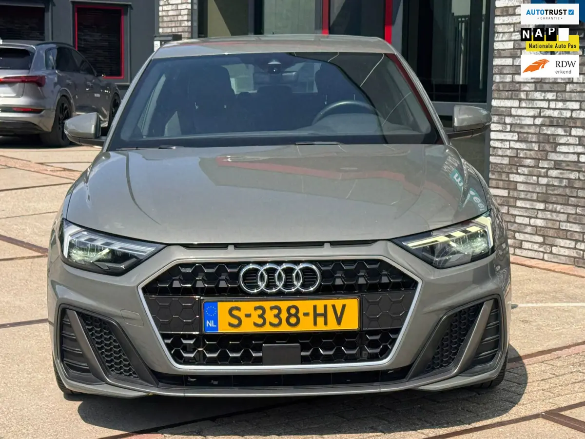 25 TFSI 3s S-LINE l S-LINE l VIRTUAL l LED KOPLLAMPEN l CARPLAY l DAB l LANE ASSIST l ORG.NL l DEALER OH