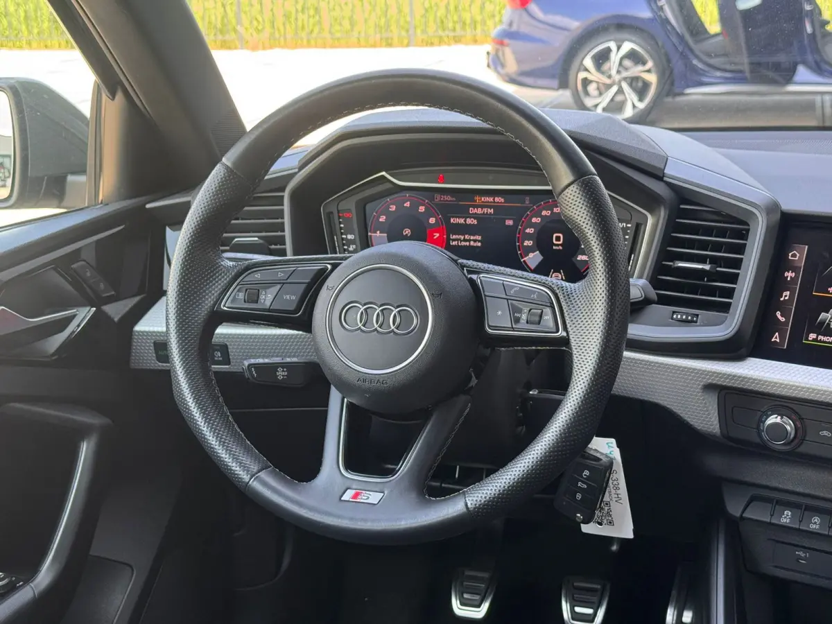 25 TFSI 3s S-LINE l S-LINE l VIRTUAL l LED KOPLLAMPEN l CARPLAY l DAB l LANE ASSIST l ORG.NL l DEALER OH