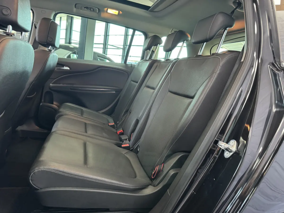 1.4 Turbo Business Executive 7p. Pano Trekhaak ACC Leder