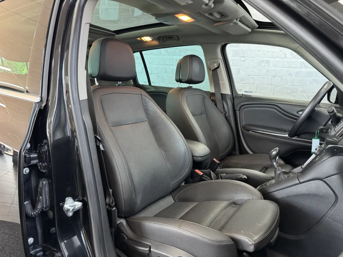 1.4 Turbo Business Executive 7p. Pano Trekhaak ACC Leder