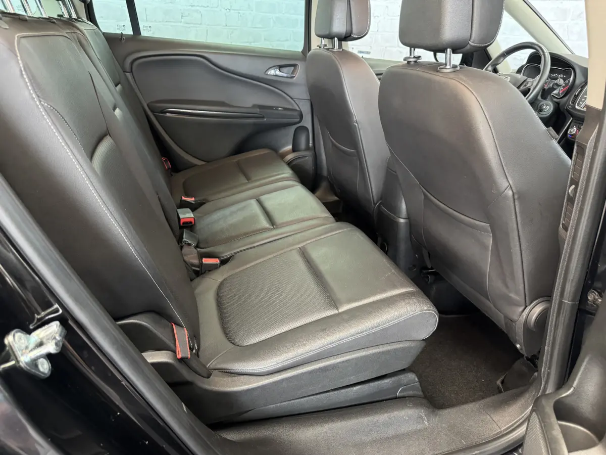 1.4 Turbo Business Executive 7p. Pano Trekhaak ACC Leder