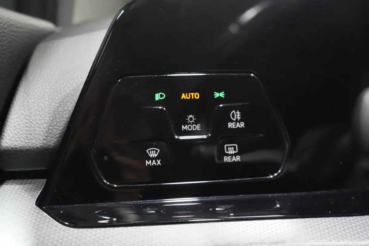 2.0 TDI Life Navi PDC v+a Stoel-/stuurverwarming Apple Carplay Adaptive cruise