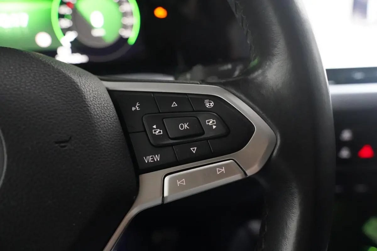 2.0 TDI Life Navi PDC v+a Stoel-/stuurverwarming Apple Carplay Adaptive cruise