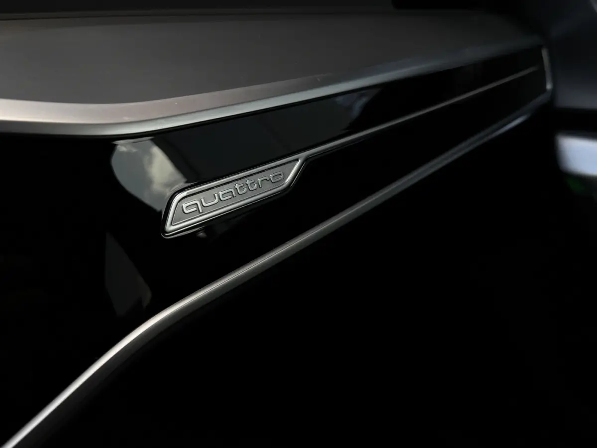 55 TFSI e quattro | RS stoelen | Trekhaak | Matrix | 360 | Sfeerverlichting | 20 inch | Carplay | Magnetic Ride