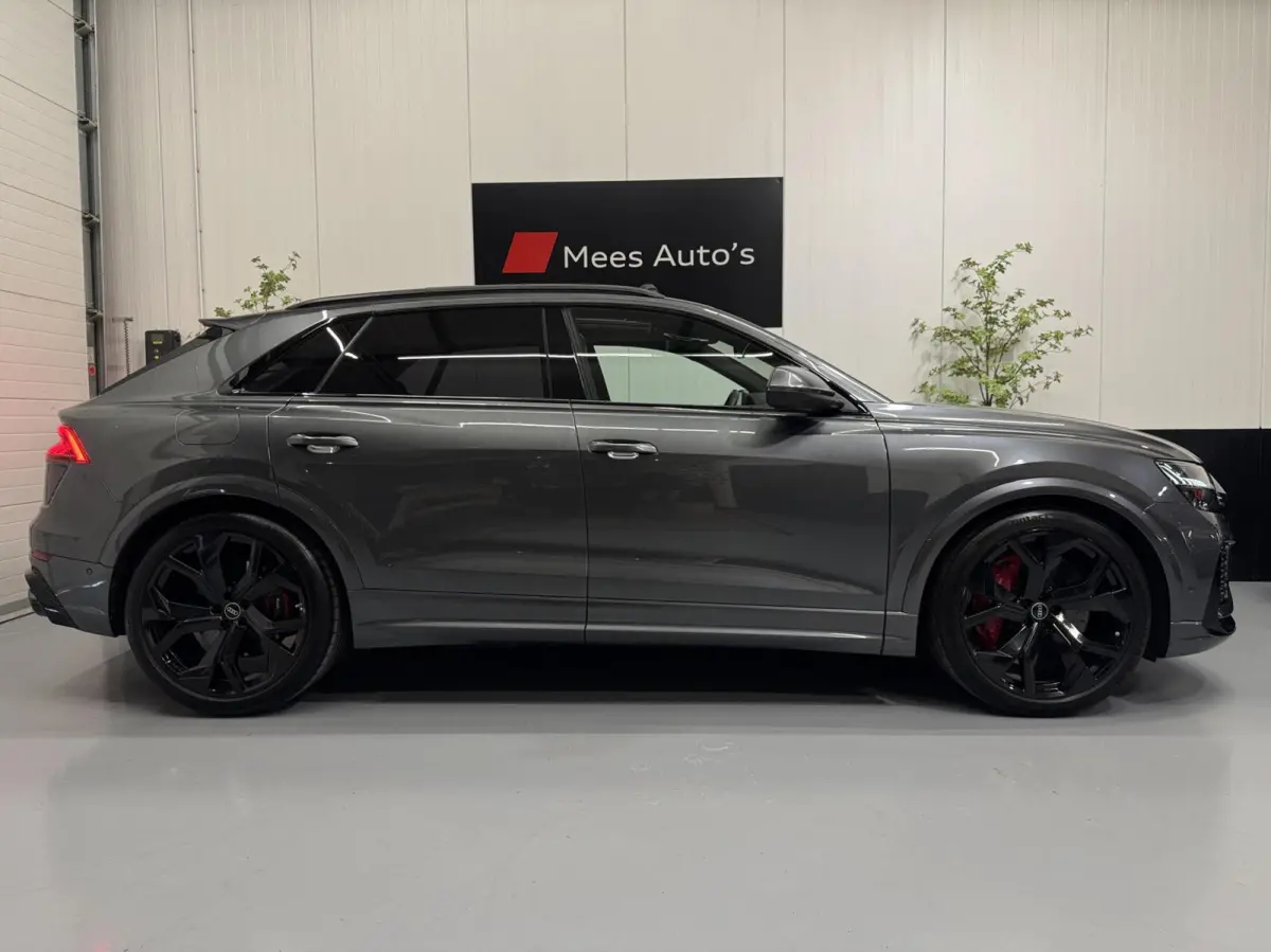 RS 4.0 TFSI RS Q8 quattro|Keramisch|Pano|B&O Advance