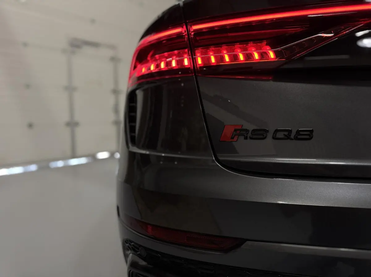 RS 4.0 TFSI RS Q8 quattro|Keramisch|Pano|B&O Advance