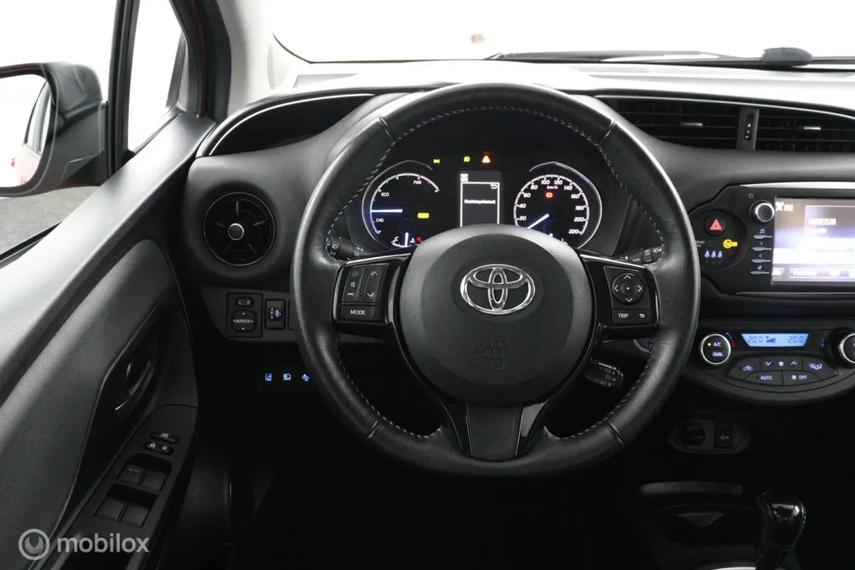 1.5 Hybrid Design | Automaat | Lichtmetaal | Cruise controle | achteruitrij camera | Clima