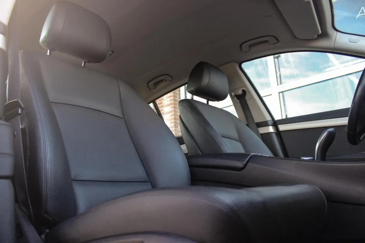535i High Executive | NL auto | Facelift | Camera | Navigatie | Bluetooth | Xenon | PDC | Climate control | Cruise control | 19 inch | Elektrische achterklep