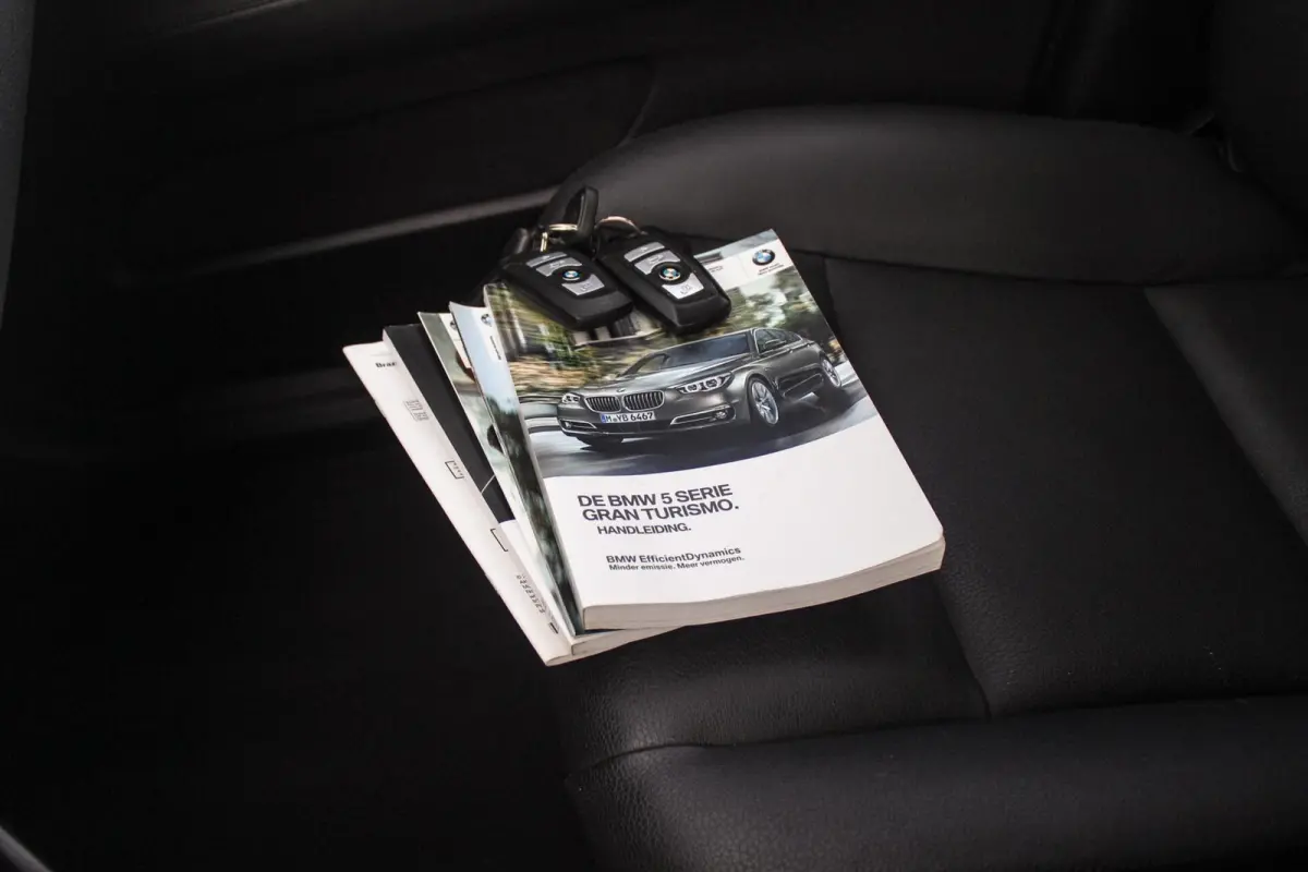 535i High Executive | NL auto | Facelift | Camera | Navigatie | Bluetooth | Xenon | PDC | Climate control | Cruise control | 19 inch | Elektrische achterklep