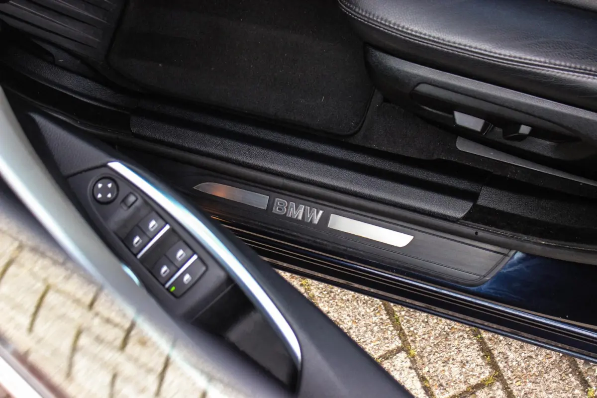 535i High Executive | NL auto | Facelift | Camera | Navigatie | Bluetooth | Xenon | PDC | Climate control | Cruise control | 19 inch | Elektrische achterklep