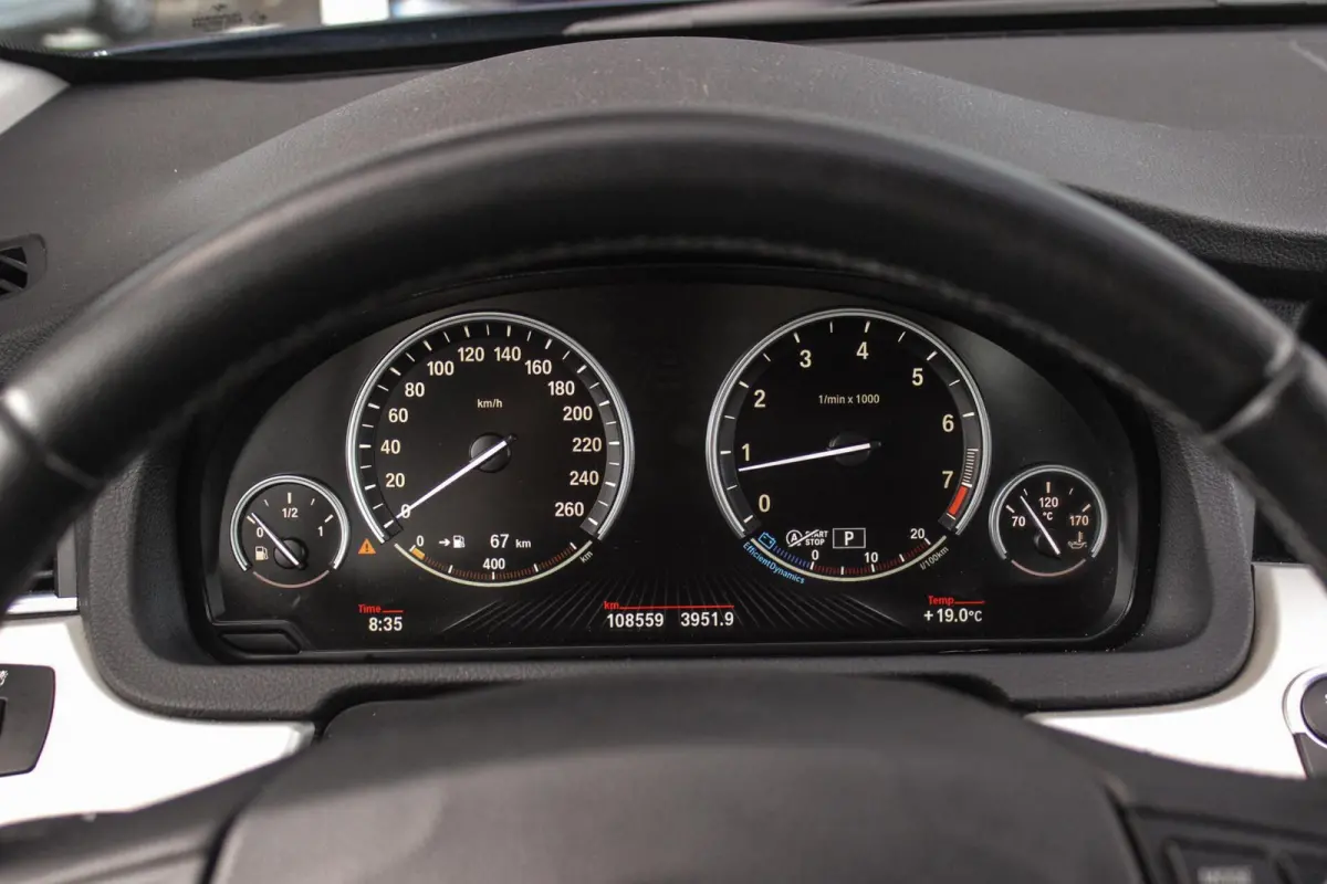535i High Executive | NL auto | Facelift | Camera | Navigatie | Bluetooth | Xenon | PDC | Climate control | Cruise control | 19 inch | Elektrische achterklep