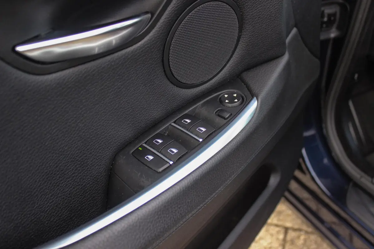 535i High Executive | NL auto | Facelift | Camera | Navigatie | Bluetooth | Xenon | PDC | Climate control | Cruise control | 19 inch | Elektrische achterklep