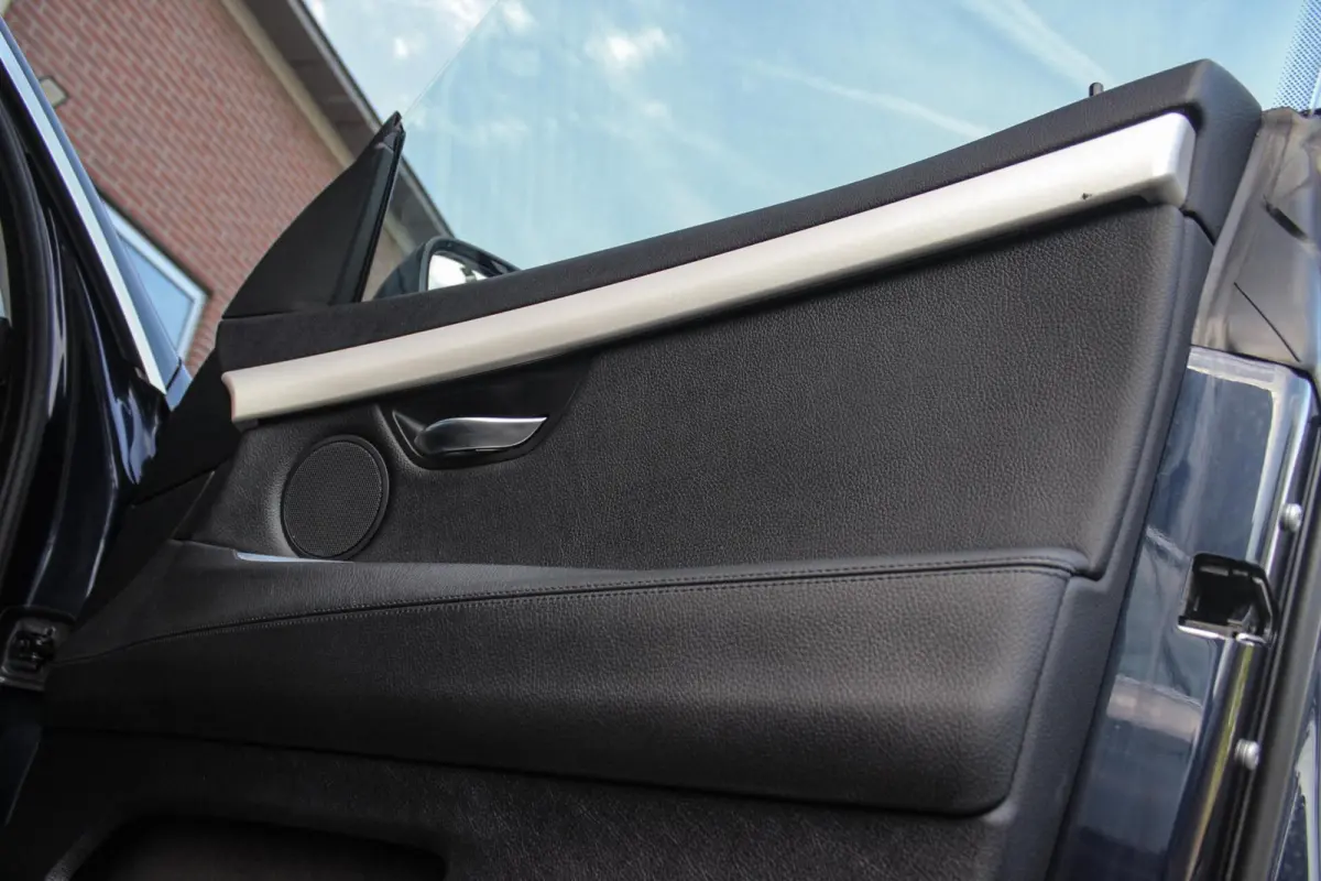 535i High Executive | NL auto | Facelift | Camera | Navigatie | Bluetooth | Xenon | PDC | Climate control | Cruise control | 19 inch | Elektrische achterklep