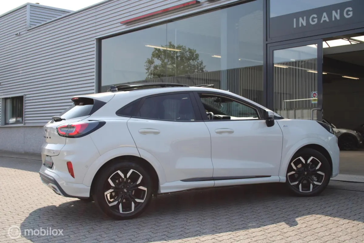 1.0 EcoBoost ST-Line X/Led/Pano/Navi/Cam/Tel/