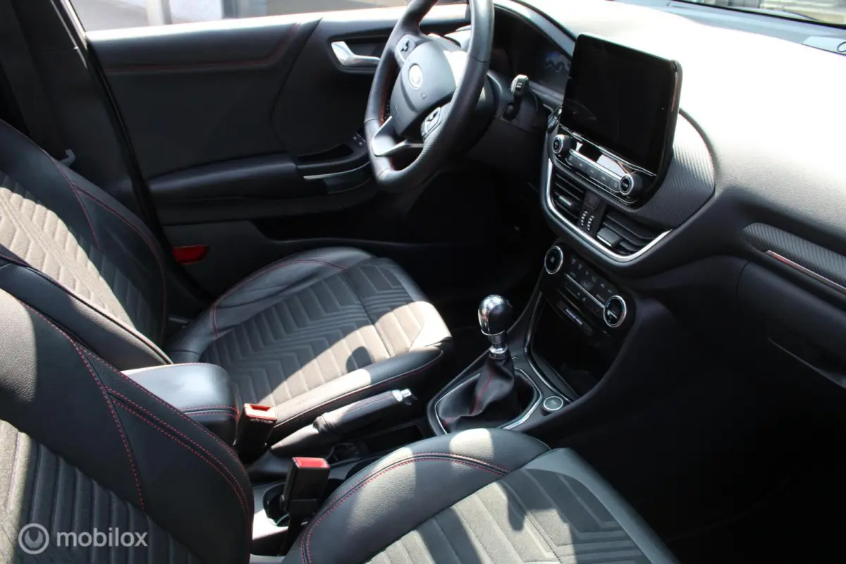 1.0 EcoBoost ST-Line X/Led/Pano/Navi/Cam/Tel/