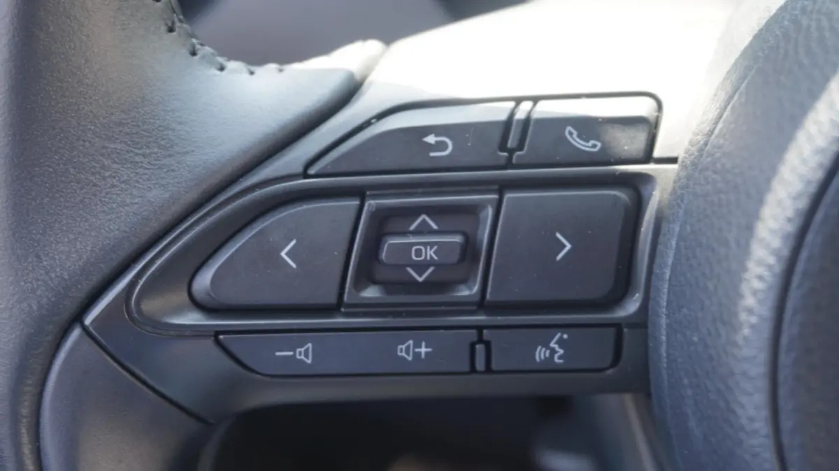 1.0 VVT-i MT Play Apple Carplay/Android Auto | Achteruitrijcamera | Climate Control | Adapt Cruise Control