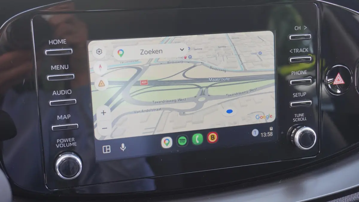 1.0 VVT-i MT Play Apple Carplay/Android Auto | Achteruitrijcamera | Climate Control | Adapt Cruise Control