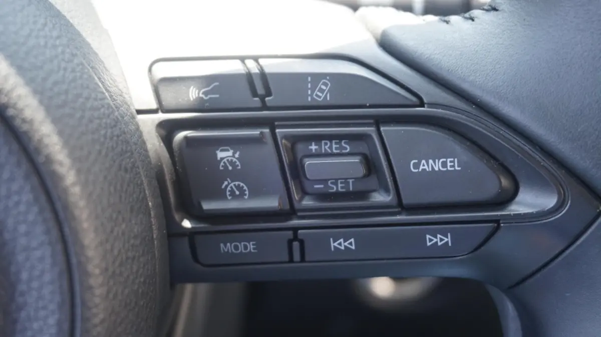 1.0 VVT-i MT Play Apple Carplay/Android Auto | Achteruitrijcamera | Climate Control | Adapt Cruise Control