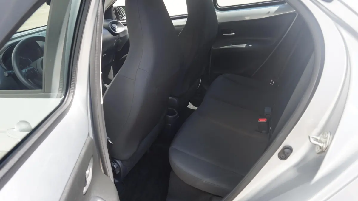 1.0 VVT-i MT Play Apple Carplay/Android Auto | Achteruitrijcamera | Climate Control | Adapt Cruise Control