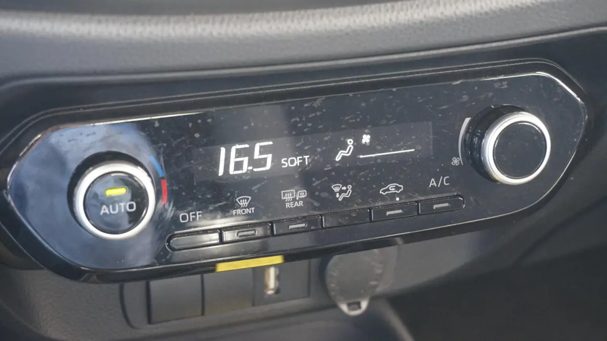 1.0 VVT-i MT Play Apple Carplay/Android Auto | Achteruitrijcamera | Climate Control | Adapt Cruise Control