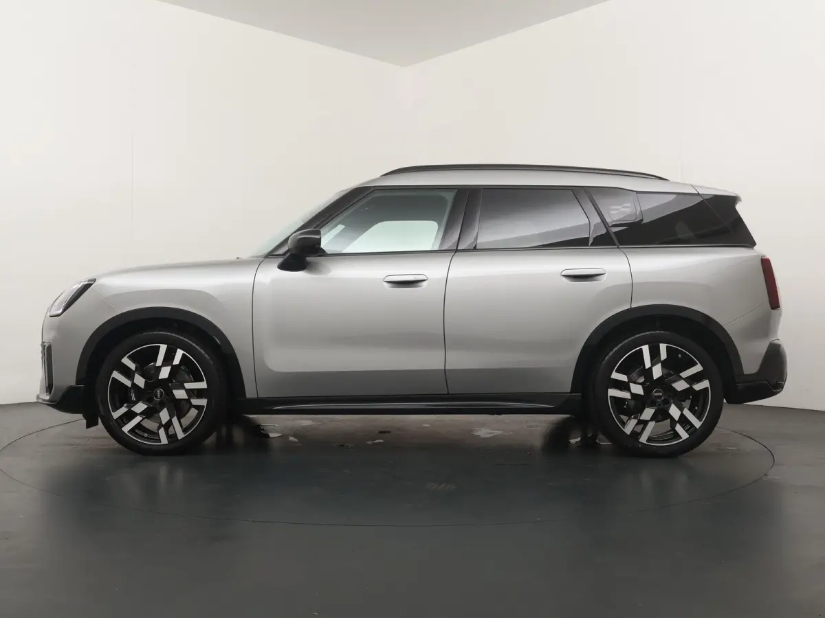 C JCW Trim | Pakket XL| Glazen Panoramadak | Trekhaak Elektrisch | Stuur & Stoelverwarming | Harman Kardon | Head-Up Display | Active Cruise Control |