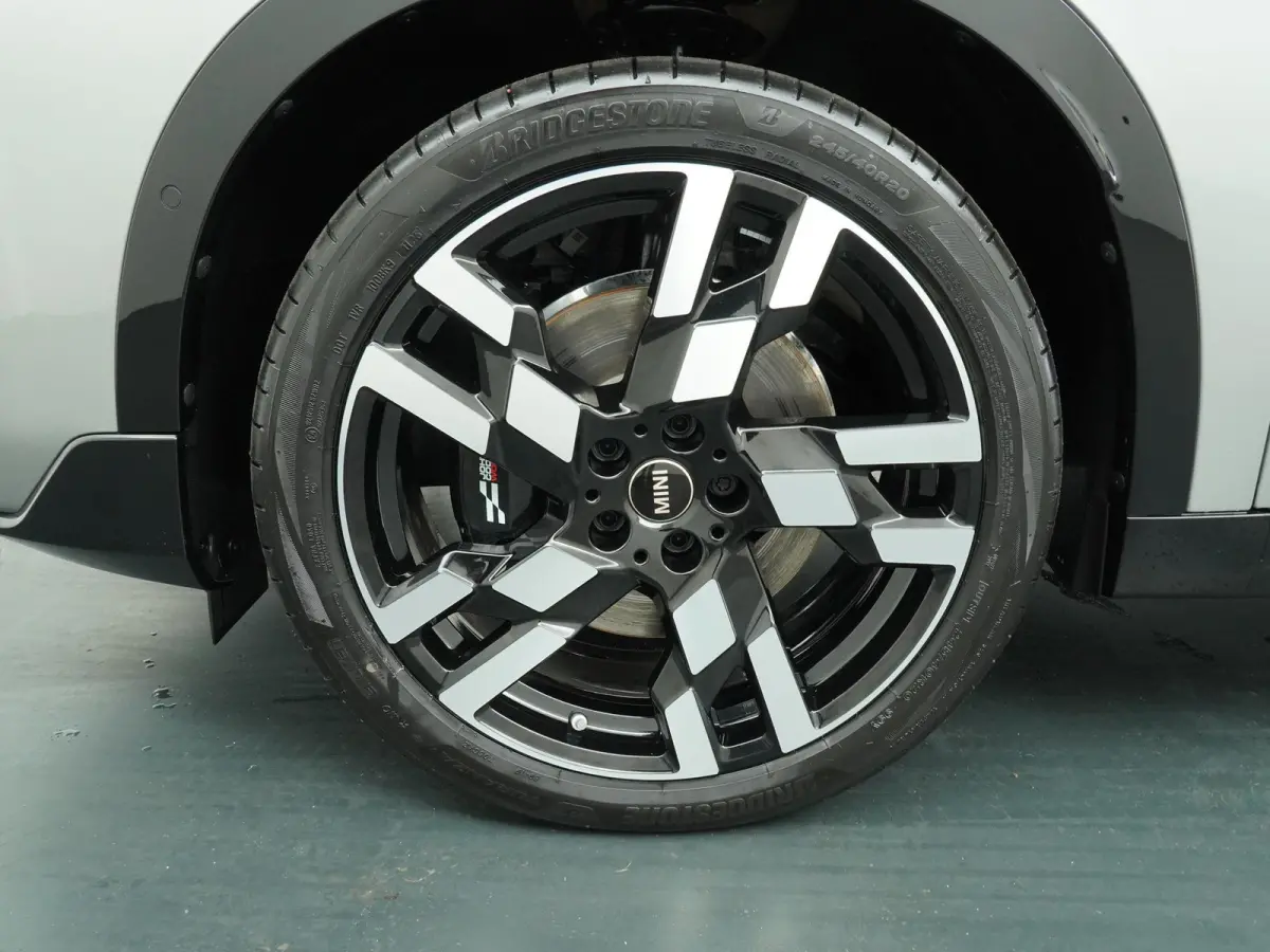 C JCW Trim | Pakket XL| Glazen Panoramadak | Trekhaak Elektrisch | Stuur & Stoelverwarming | Harman Kardon | Head-Up Display | Active Cruise Control |