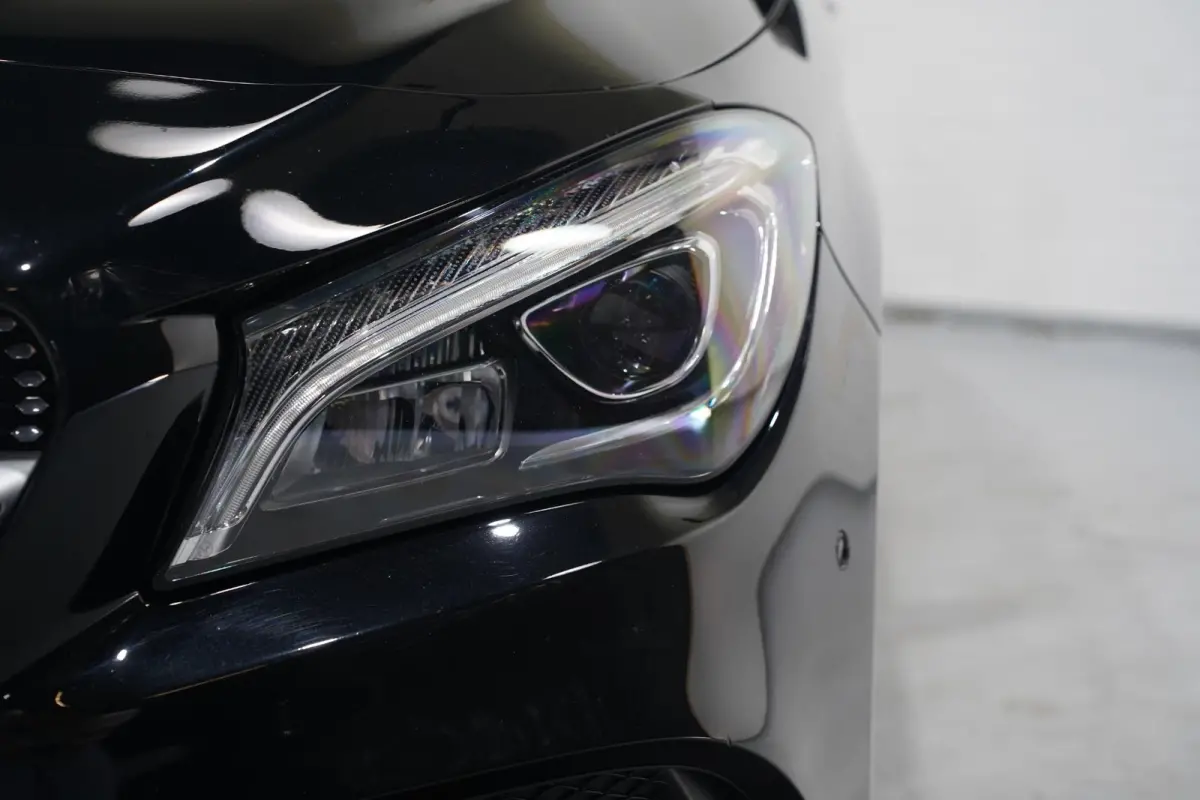 180 Business Solution AMG Upgrade Edition NAP Navi Apple Carplay Stoelverwarming Navi Leder/stof Camera