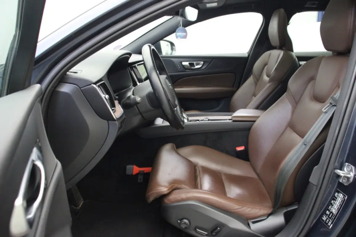2.0 B3 Inscription Automaat - Panorama, Trekhaak, Leer, Carplay