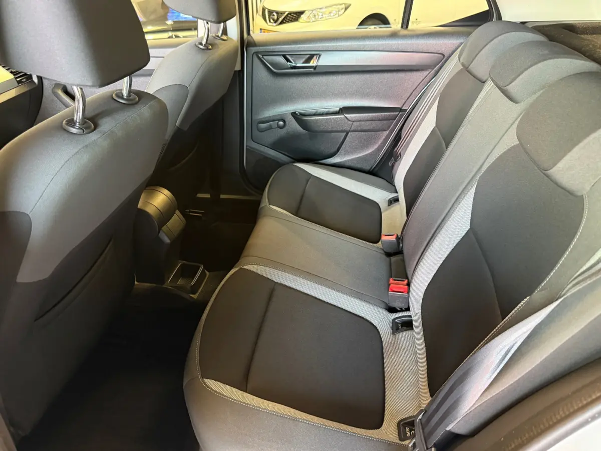 1.4 TDI Ambition Businessline Pro Navi Airco Cruise Pdc Nieuwe Apk