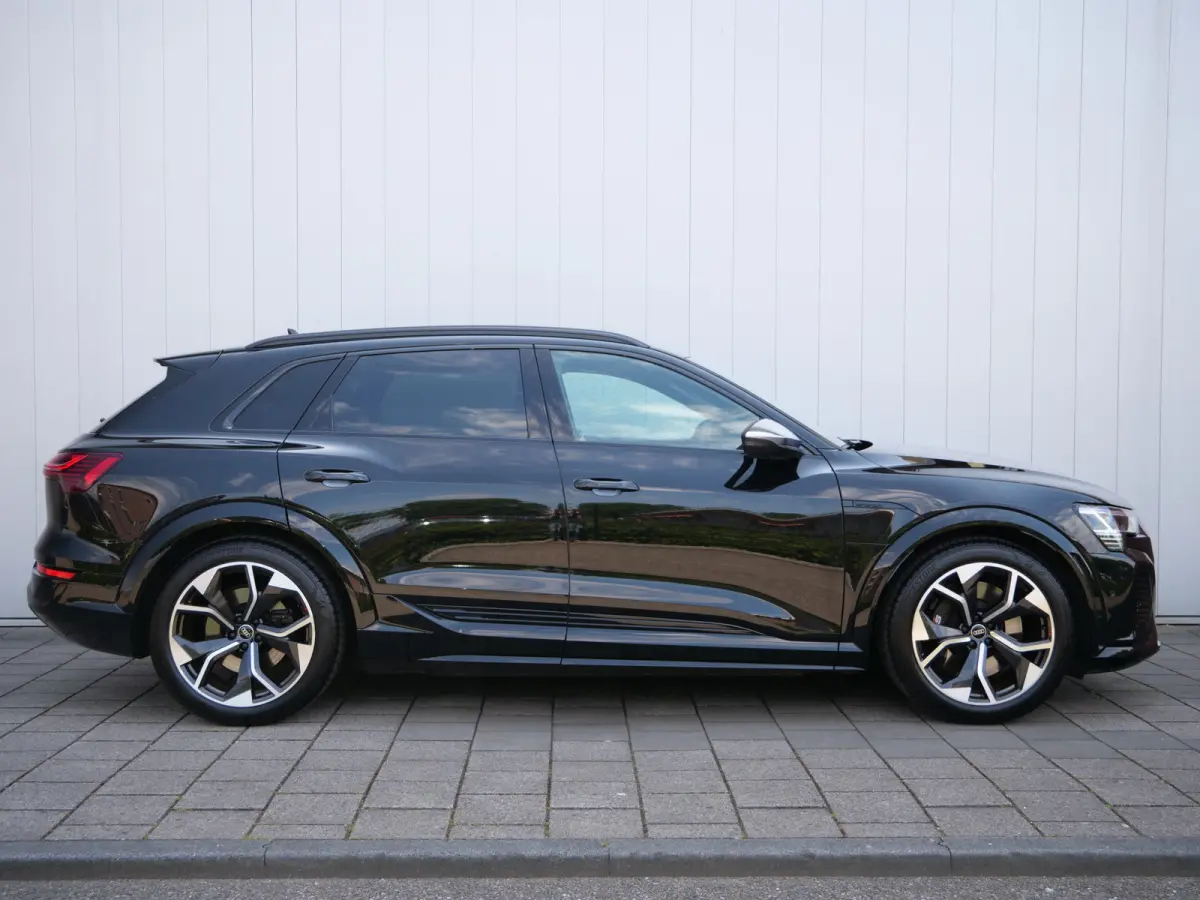 S quattro SQ8 115 kWh 504 Pk Automaat Navi / DAB / Leer / Pano-dak / Luchtvering / 21 inch / SOH 98 %