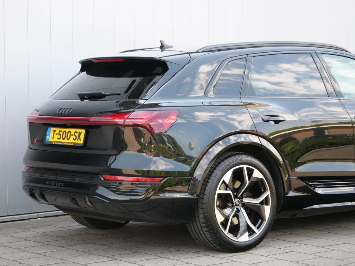 S quattro SQ8 115 kWh 504 Pk Automaat Navi / DAB / Leer / Pano-dak / Luchtvering / 21 inch / SOH 98 %