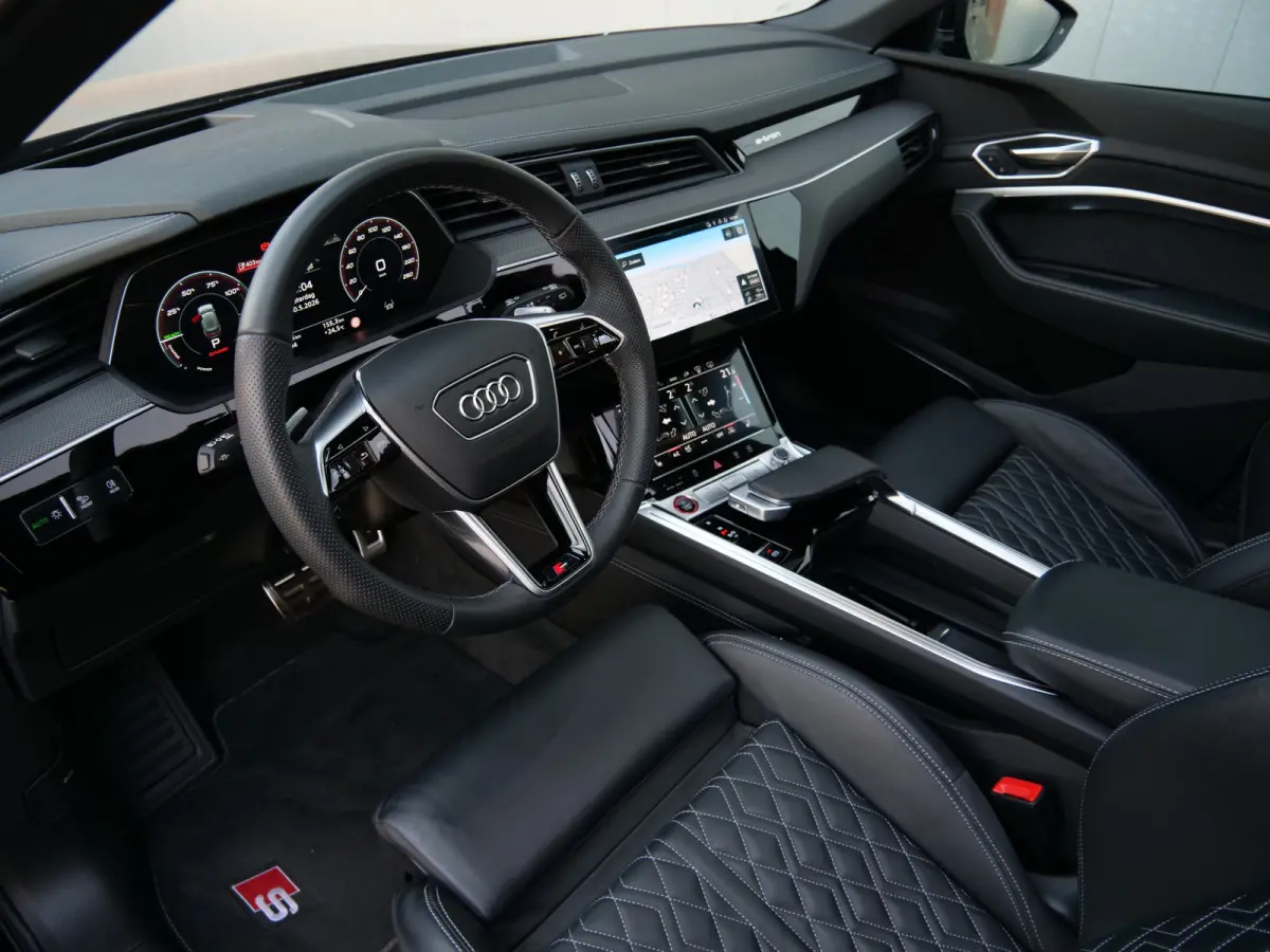 S quattro SQ8 115 kWh 504 Pk Automaat Navi / DAB / Leer / Pano-dak / Luchtvering / 21 inch / SOH 98 %