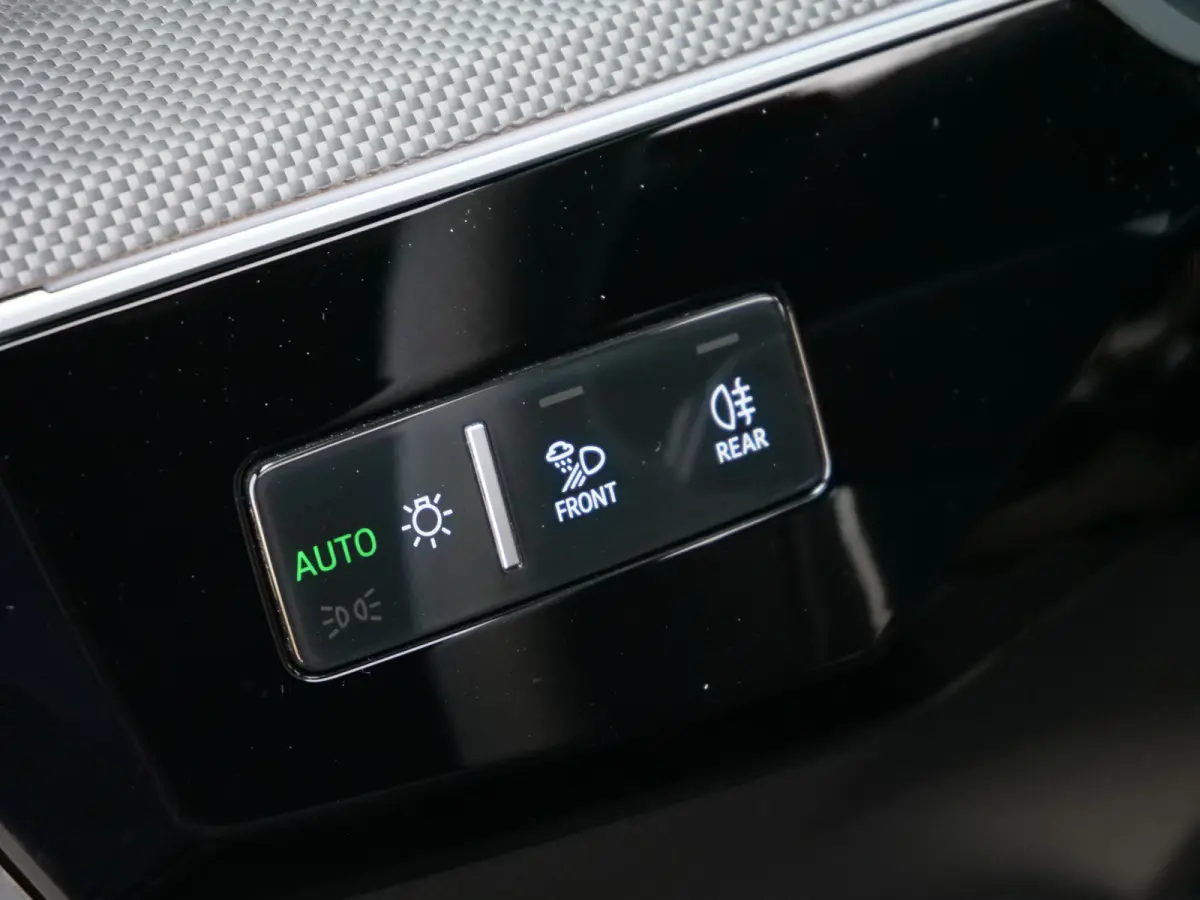 S quattro SQ8 115 kWh 504 Pk Automaat Navi / DAB / Leer / Pano-dak / Luchtvering / 21 inch / SOH 98 %