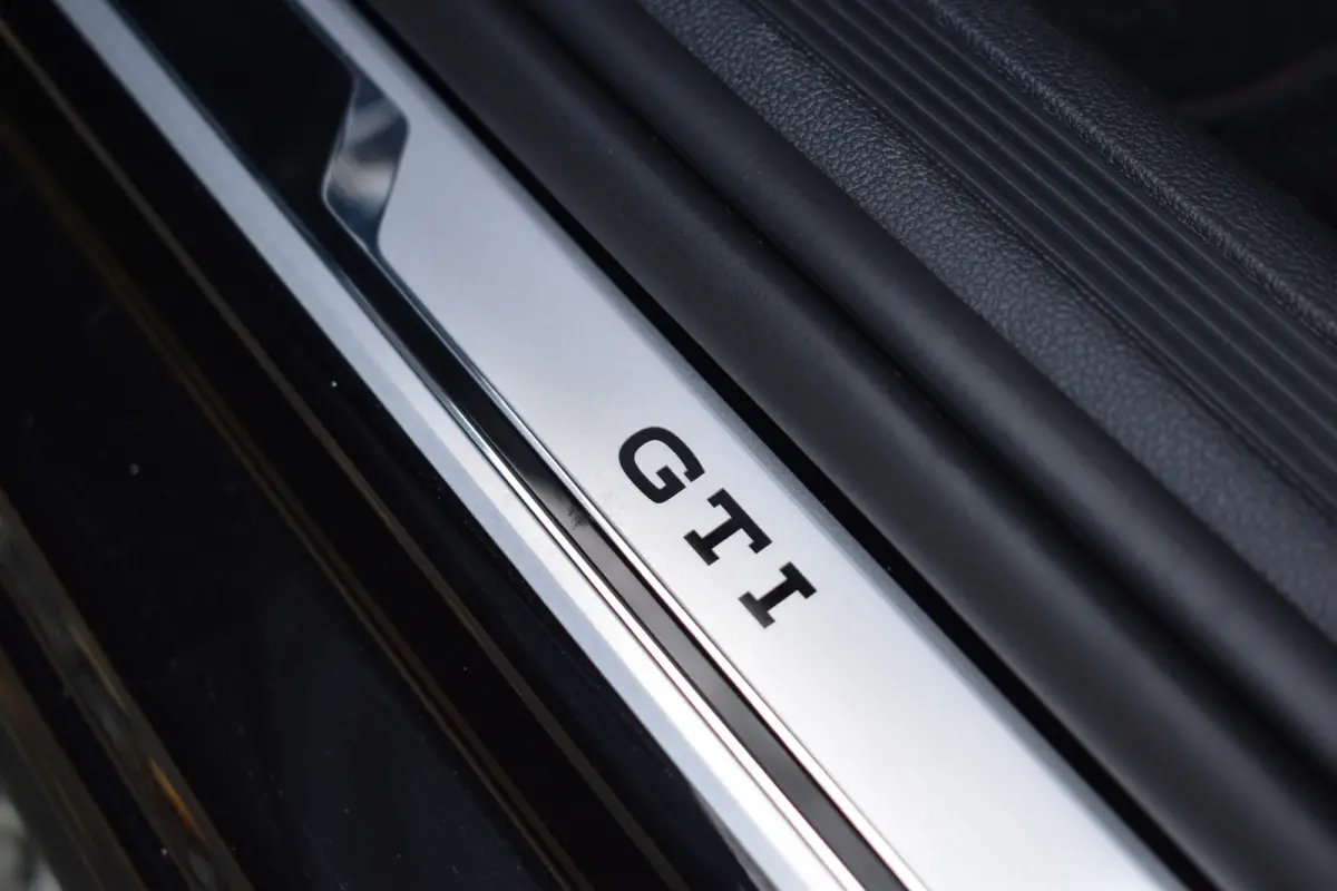2.0 TSI GTI TSI 210PK DSG GTI-SPORT IQ-LIGHT/PDC/CARPLAY  ***