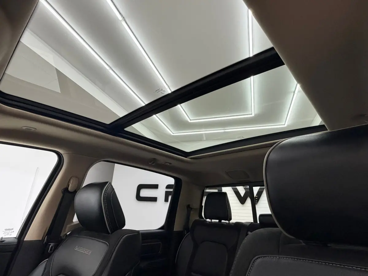 1500 5.7 V8 Widebody Full Options incl LPG deksel White Edition