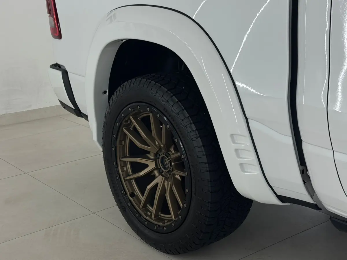 1500 5.7 V8 Widebody Full Options incl LPG deksel BLACK FRIDAY DEAL! White Edition