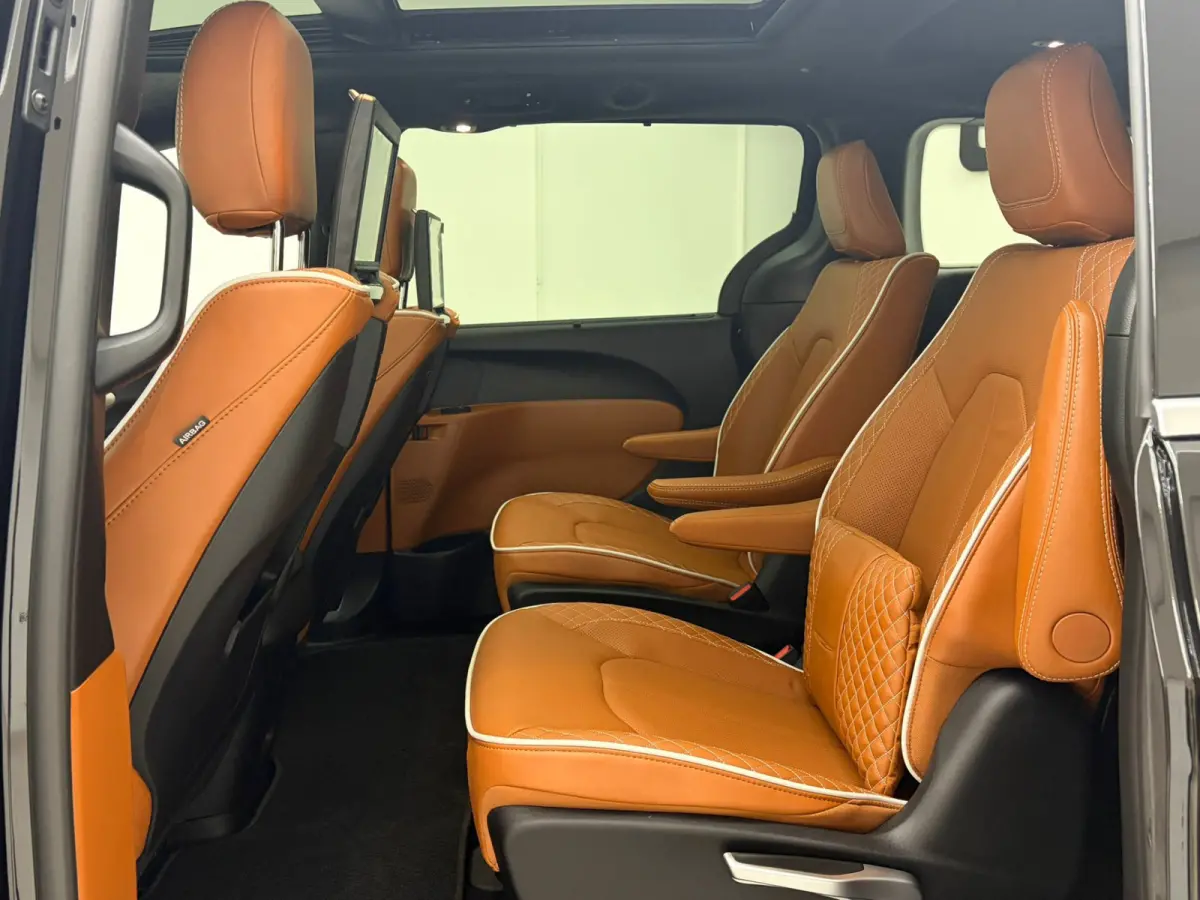 Pacifica 3.6 V6 Hybride Pinnacle Nieuw