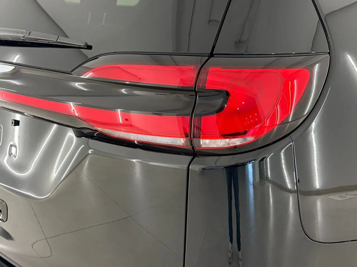 Pacifica 3.6 V6 Hybride Pinnacle Nieuw