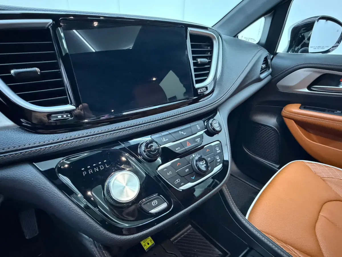Pacifica 3.6 V6 Hybride Pinnacle Nieuw