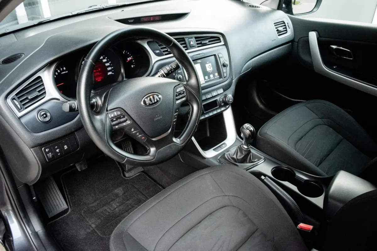 cee'd 1.0 T-GDi ComfortPlusLine Navigator|1e EIGENAAR|INCL. NW APK+SERVICEBEURT|CAMERA|CARPLAY|CLIMATE|PDC|CRUISE|NAVI