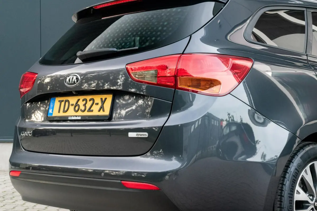 cee'd 1.0 T-GDi ComfortPlusLine Navigator|1e EIGENAAR|INCL. NW APK+SERVICEBEURT|CAMERA|CARPLAY|CLIMATE|PDC|CRUISE|NAVI