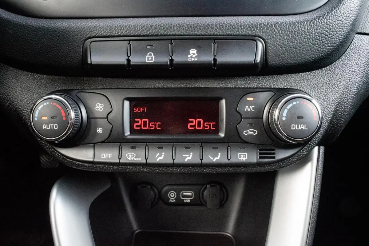 cee'd 1.0 T-GDi ComfortPlusLine Navigator|1e EIGENAAR|INCL. NW APK+SERVICEBEURT|CAMERA|CARPLAY|CLIMATE|PDC|CRUISE|NAVI