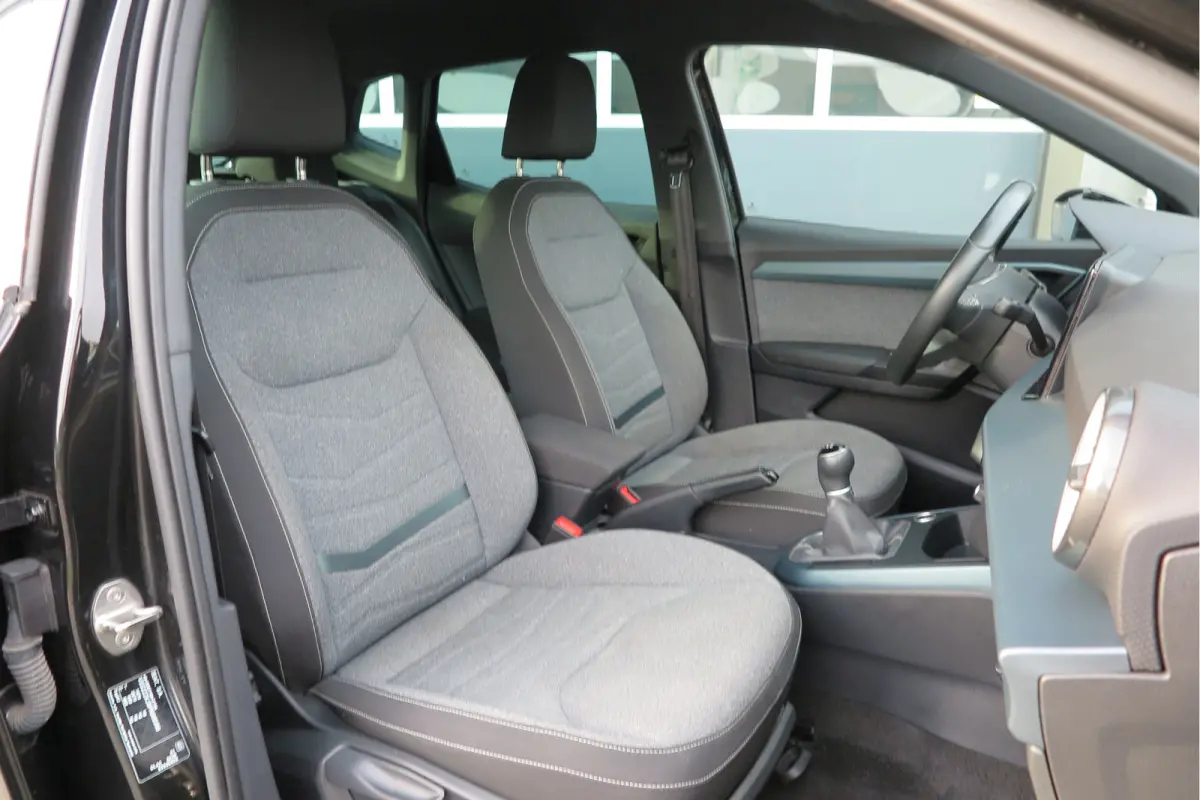 1.0 TSI 70KW 95PK Xperience Connect, ,Led Matrix , Virtual cockpit, Keyless, Adaptive cruise, PDC, 18" LMV Navi,App / smartlink , Bleutooth , DAB+ etc. Dealer onderhouden . *1ste Eigenaar*