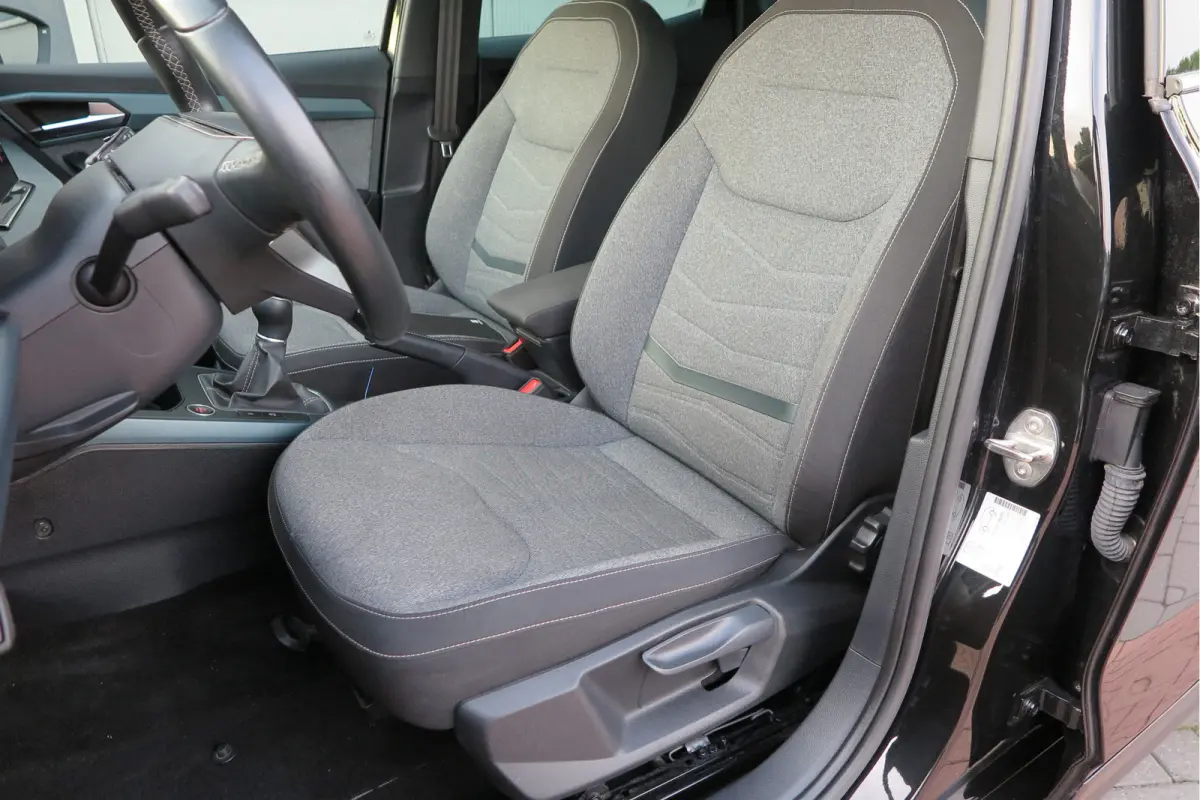 1.0 TSI 70KW 95PK Xperience Connect, ,Led Matrix , Virtual cockpit, Keyless, Adaptive cruise, PDC, 18" LMV Navi,App / smartlink , Bleutooth , DAB+ etc. Dealer onderhouden . *1ste Eigenaar*