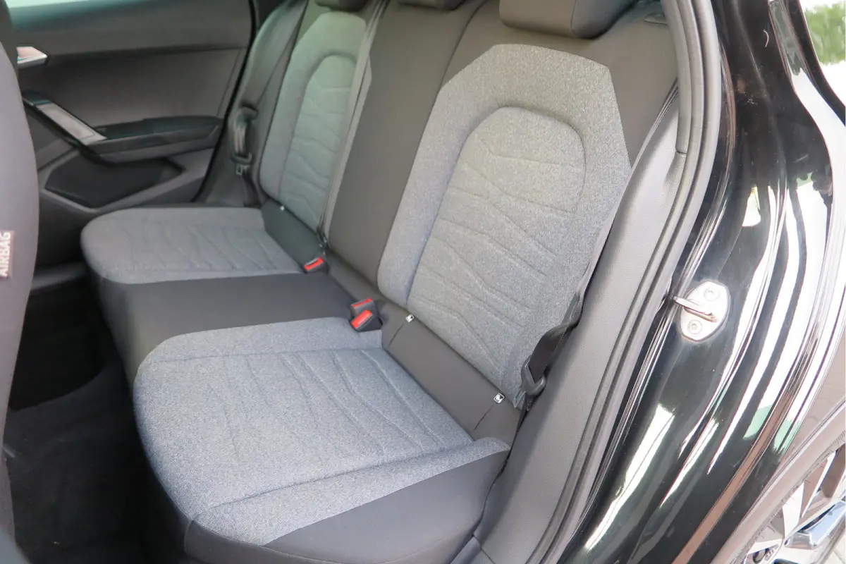 1.0 TSI 70KW 95PK Xperience Connect, ,Led Matrix , Virtual cockpit, Keyless, Adaptive cruise, PDC, 18" LMV Navi,App / smartlink , Bleutooth , DAB+ etc. Dealer onderhouden . *1ste Eigenaar*