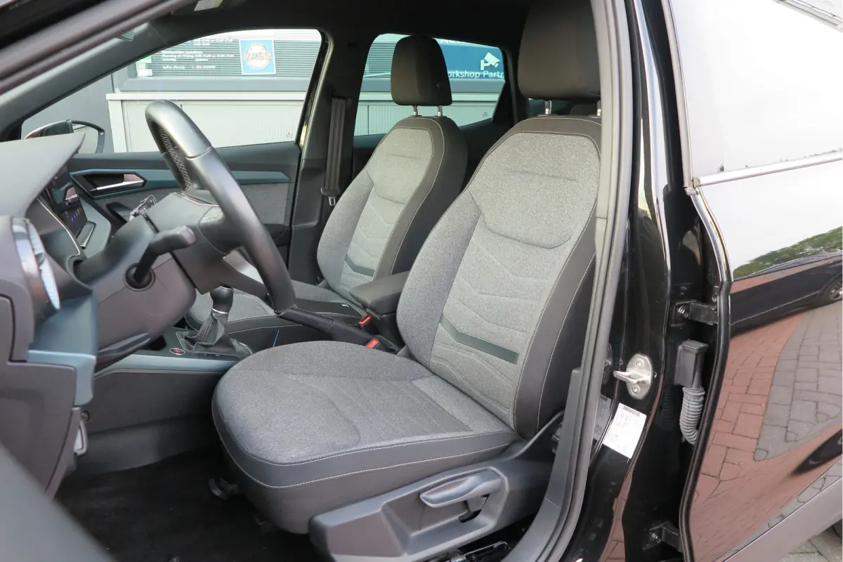 1.0 TSI 70KW 95PK Xperience Connect, ,Led Matrix , Virtual cockpit, Keyless, Adaptive cruise, PDC, 18" LMV Navi,App / smartlink , Bleutooth , DAB+ etc. Dealer onderhouden . *1ste Eigenaar*