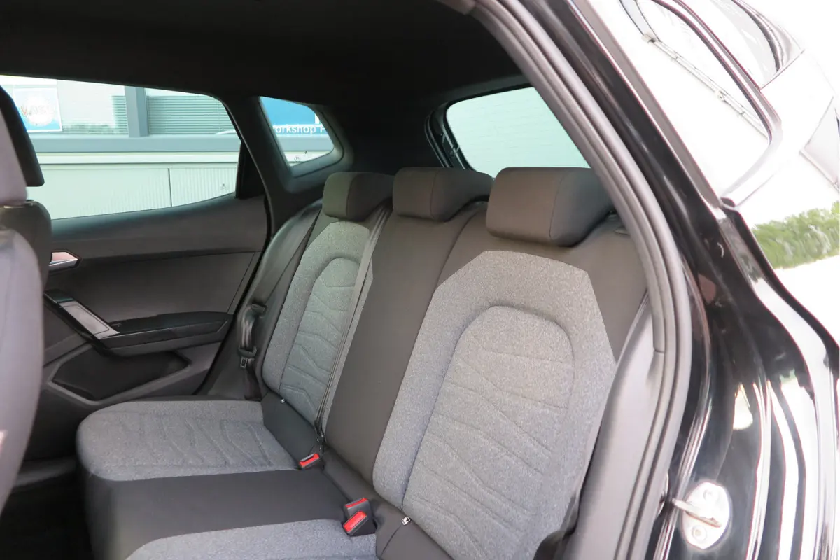 1.0 TSI 70KW 95PK Xperience Connect, ,Led Matrix , Virtual cockpit, Keyless, Adaptive cruise, PDC, 18" LMV Navi,App / smartlink , Bleutooth , DAB+ etc. Dealer onderhouden . *1ste Eigenaar*