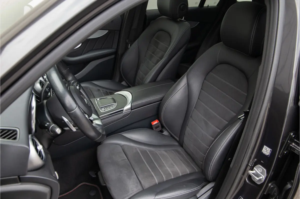 300d 4MATIC Premium AMG, Distronic, Pano, Trekhaak, Digital Cockpit, Nightpakket, Facelift