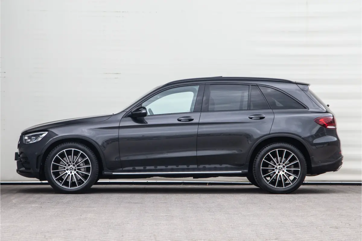 300d 4MATIC Premium AMG, Distronic, Pano, Trekhaak, Digital Cockpit, Nightpakket, Facelift