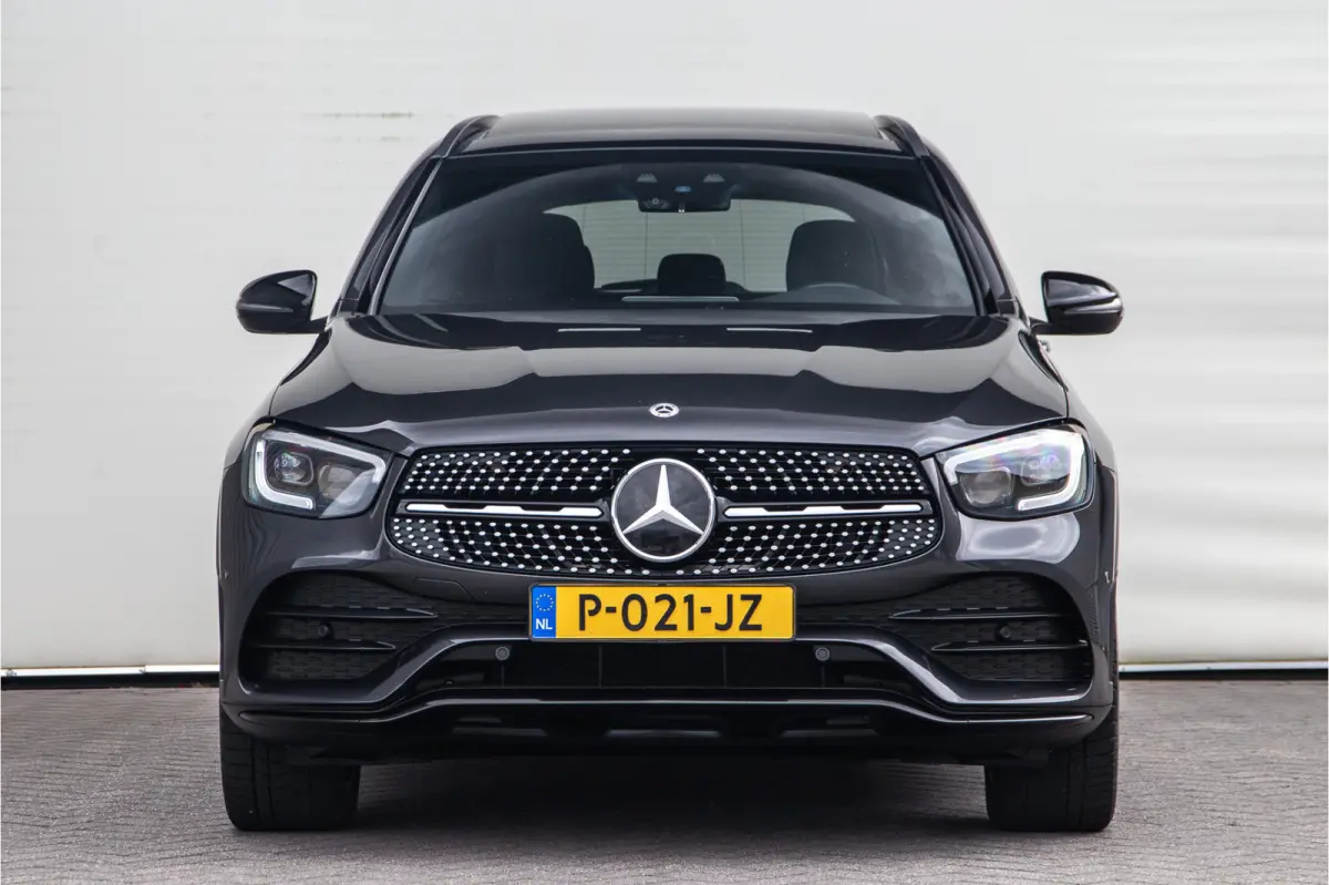 300d 4MATIC Premium AMG, Distronic, Pano, Trekhaak, Digital Cockpit, Nightpakket, Facelift